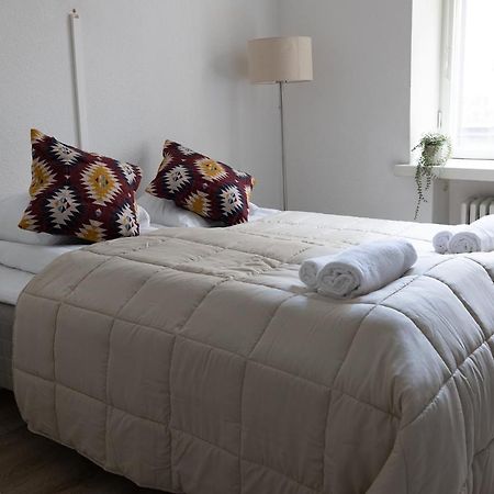 2Ndhomes Cozy, Modern Courtyard Home With Great Location ヘルシンキ エクステリア 写真