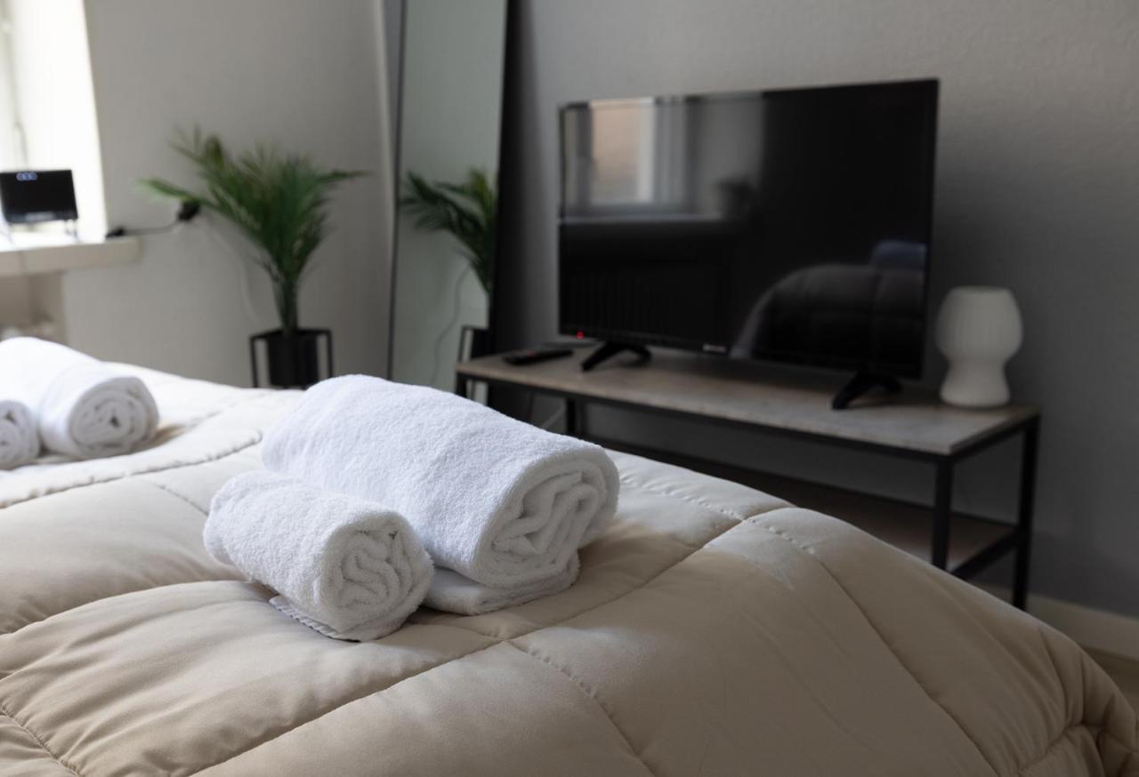 2Ndhomes Cozy, Modern Courtyard Home With Great Location ヘルシンキ エクステリア 写真