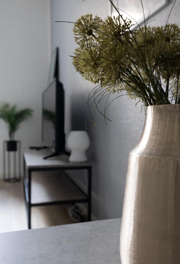 2Ndhomes Cozy, Modern Courtyard Home With Great Location ヘルシンキ エクステリア 写真